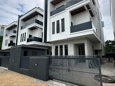 5 Bedroom Duplex in a Gated and Secured Estate