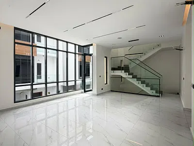 Luxury Spacious 4 Bed Terrace Duplex with BQ