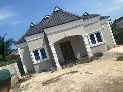 Distress 3 Bedroom with All Furniture