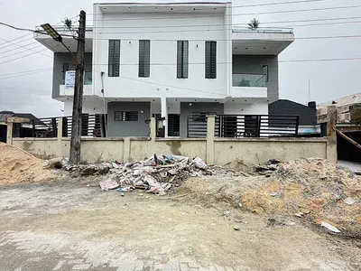 4 Bedroom Semi Detached Duplex with En-Suite Rooms