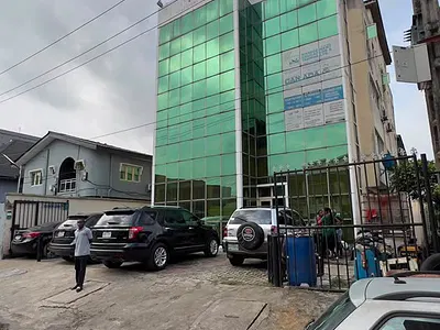 Commercial Office Available, Can Be Used for Bank or Restaurant