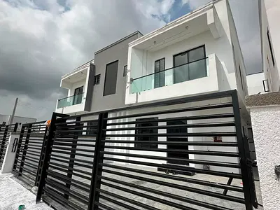 Luxurious 4 Bedroom Semi Detached with BQ