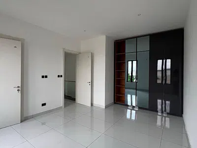 Spacious 2 Bedroom Apartment & Maisonette with En-Suite Rooms