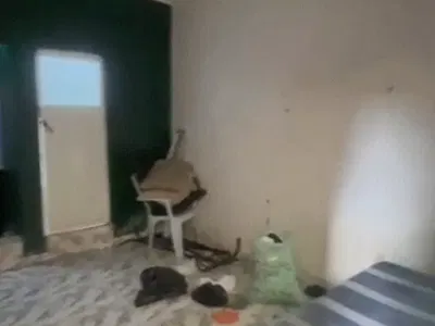 Spacious Roomself in a Good Environment