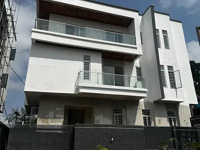 Beautiful 6-Bedroom Duplex for Sale