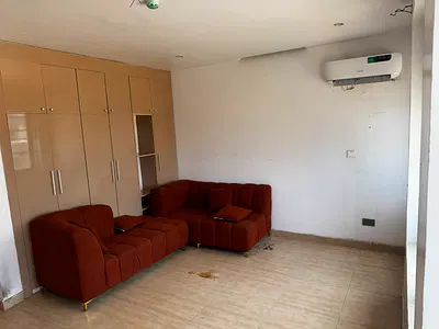 Spacious & Fully Serviced 1-Bedroom Apartment