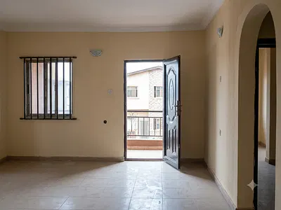 A Spacious 3 Bedroom Up Flat in a Good Neighbourhood