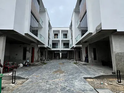 Family Friendly 4 Bedroom Terrace with BQ, Pool in a Mini Estate