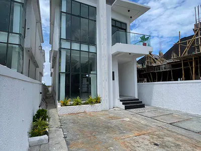 Luxury 5 Bedroom Detached Duplex with Swimming Pool, BQ