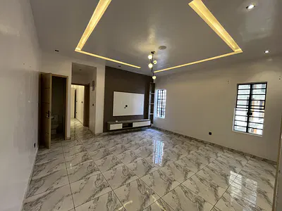 Spacious 2 Bedroom Apartment on the First Floor