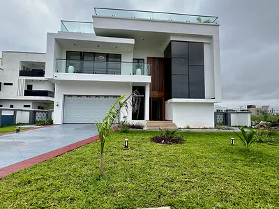 Outstandingly Finished 6 Bedroom Fully Detached Smart Home with, Priva
