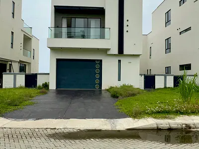 Uniquely Designed 5 Bedroom Fully Detached Luxury Home with BQ