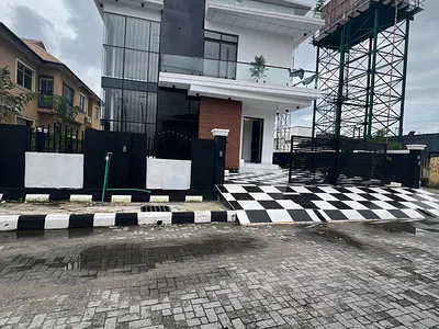 Exquisitely Finished Luxury 5 Bedroom Fully Detached Duplex with Swimming Pool