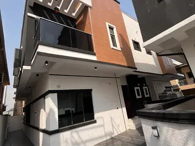 4 Bedroom Duplex