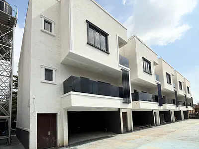 Luxury 5 Bedroom Terrace Duplex with BQ