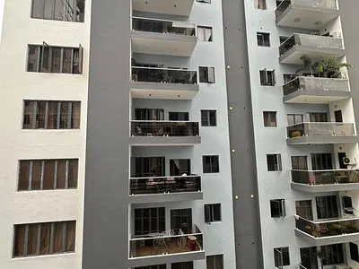 Fully Serviced 4-Bedroom Apartment with Elevator, Gym, Swimming Pool