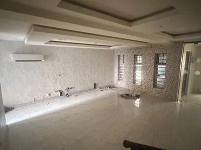 Well Maintained Luxury 4 Bed Rooms Terrace Duplex with a BQ
