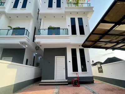 Newly Built 5-Bedroom Smart Duplex with BQ