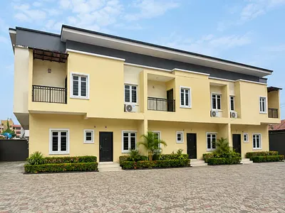 Luxury 4 Bedroom Terrace Duplex with a Pool