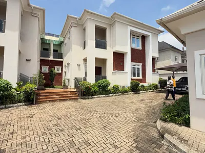5 Bedroom Semi Detached