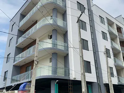 Gorgeous 2 Bedroom Apartment with a N Elevator and a BQ