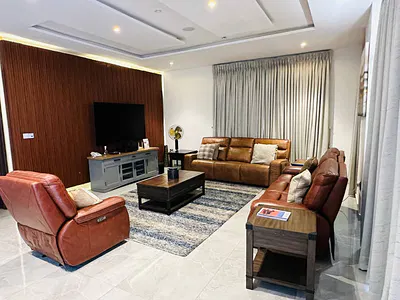 3 Bedroom Apartment with City View Balcony and Washing Machine