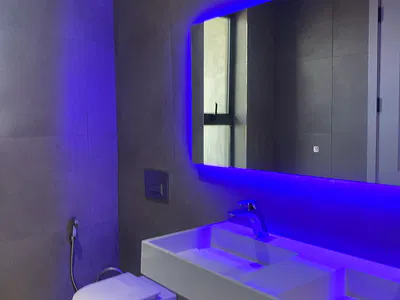Aesthetically Pleasing 2 Bedroom Apartment with an Elevator and a Pool