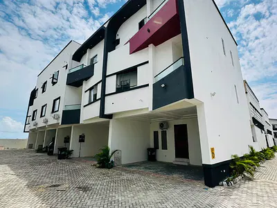 Almost New 2 Bedroom Duplex with BQ Pool and Gym