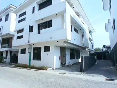 Newly Built 4 Bedroom Terrace with BQ & Swimming Pool.