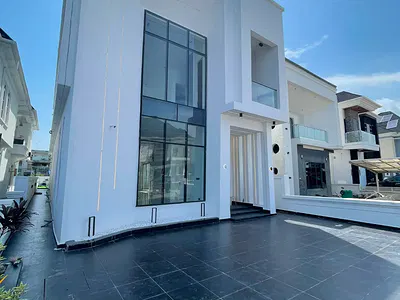 Luxury 5-Bedroom Fully Detached Duplex
