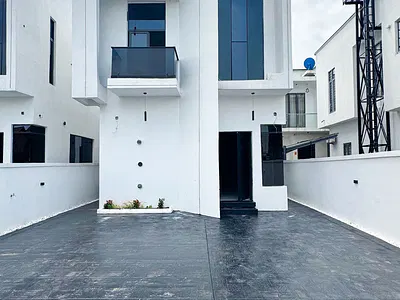 Five Bedroom Fully Detached Duplex with BQ