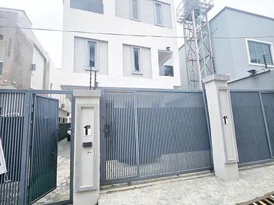 A Well Maintained Spacious 4 Bedroom Semi Detached Duplex
