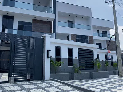 Aesthetically Pleasing 6 Bedroom Duplex with a BQ