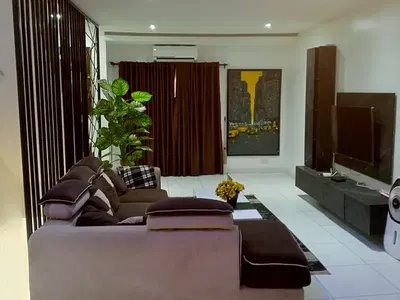 Well Finished 2BR