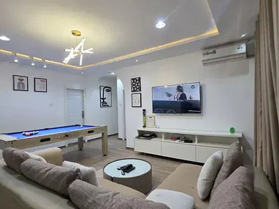 2 Bedroom Luxurious Apartment with Snooker Board