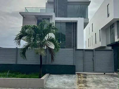 5 Bedroom Detached Duplex