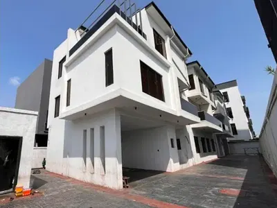 Self-Serviced 3 Bedrooms Terrace