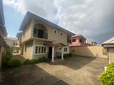 5bedroom Detached House with 2rooms Domestic Staff Quarters