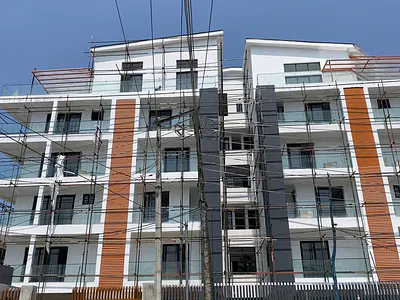 Elegant 4 Bedroom Maisonette with a Pool and Elevator