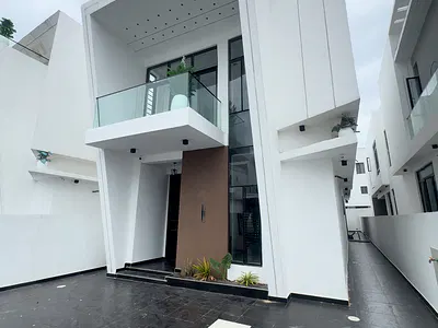 Beautiful 5-Bedroom Detached Duplex with Pool — Lekki, Lagos