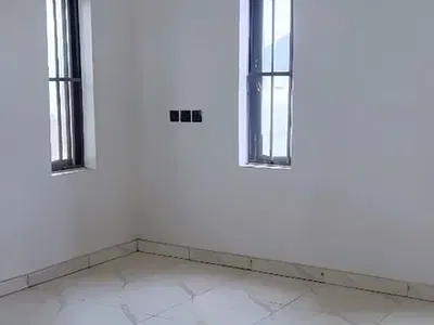 Contemporary 5 Bedroom Duplex