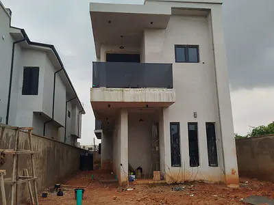Spacious 4-Bedroom Fullly Detached Duplex with a BQ