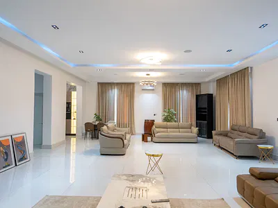 5 Bed Detached Smart Duplex