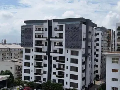 Fully Serviced 4 Bedroom Apartment with Communal Pool