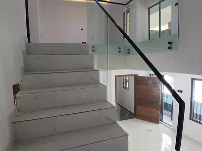 Newly Built and Serviced 4 Bedroom En-Suite Maisonette