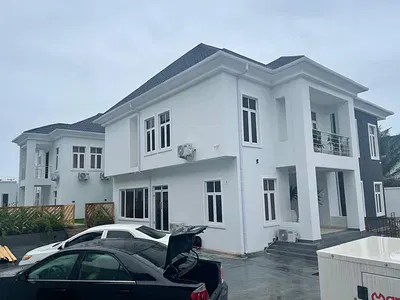 13 Room Guesthouse