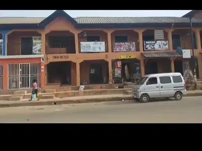 Lockup Shop Plaza