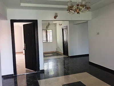 Luxury 2 Bedroom Flat Upstairs