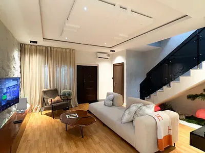 Exquisitely Furnished 2bedroom Duplex Apartment with Bath Tub, PS5