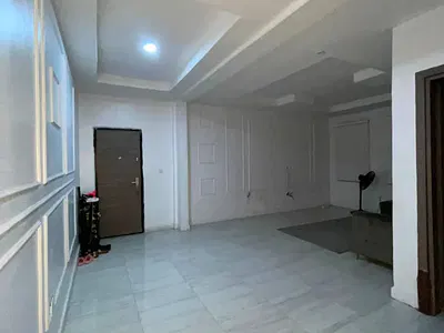 Classic Room and Parlor Mini Flat Upstairs Close Door Kitchen